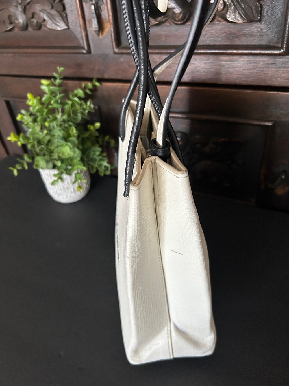 Beautiful White Canvas Crossbody with Black Handles - Picture 5 of 14